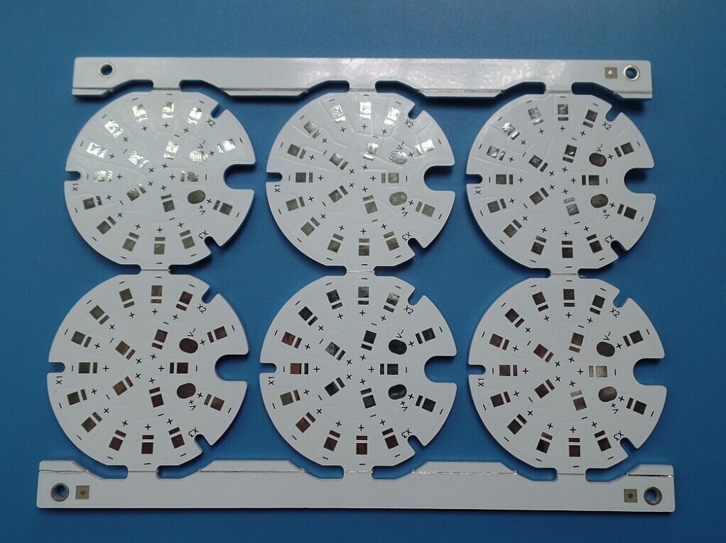 Rogers Material Base PCB ROHS SMT ENIG DIY Metal PCB de la Junta Circuito 5G Red
