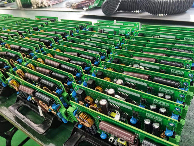 Sin plomo ensamblaje de PCB de giro rápido fabricación de PCB de 4 capas FR-4 IPC clase 2 o 3 estándar