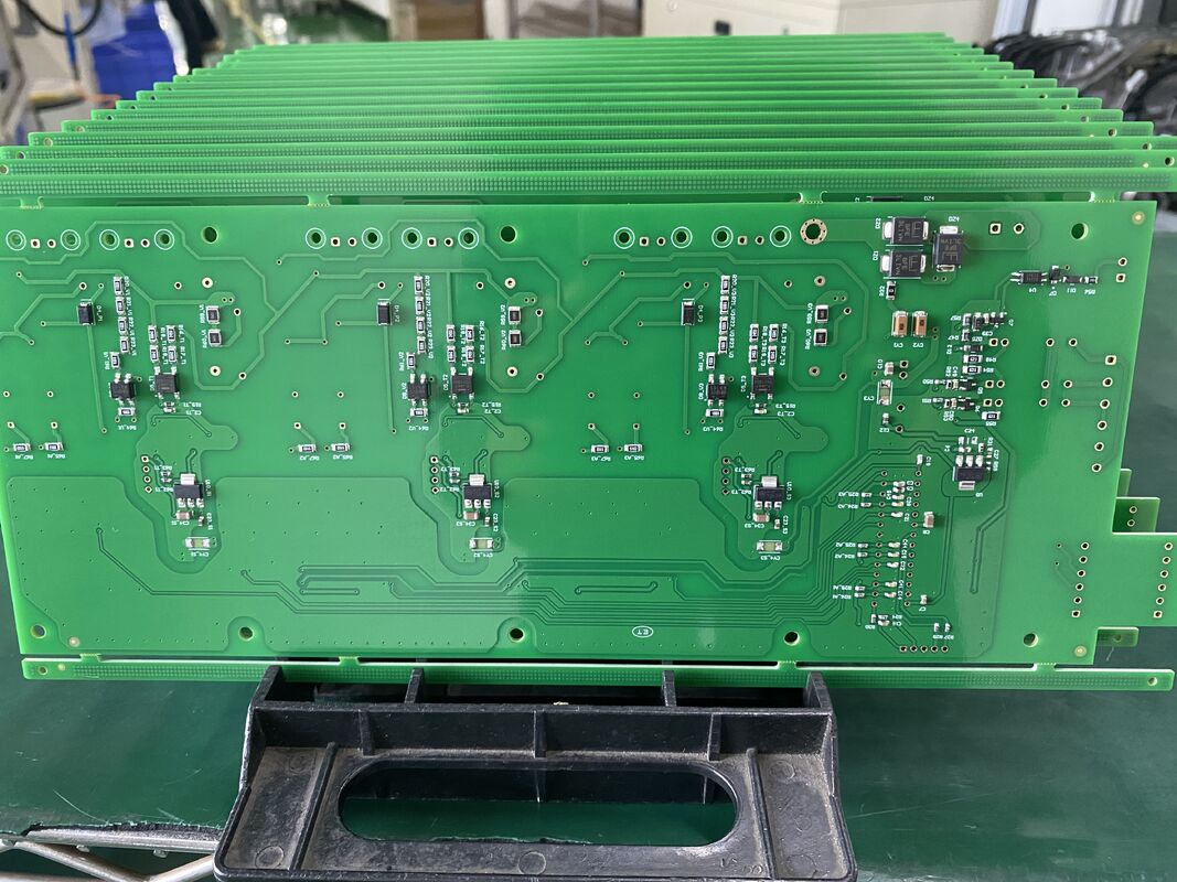 Equipo de protección contra sobretensiones con acabado superficial sin plomo HASL con control de impedancia que garantiza una gestión duradera y de sobretensiones eléctricas
