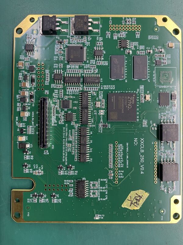 Módulos de infraestructura de comunicación con máscara de soldadura azul con caja exterior de cartón que garantizan el transporte seguro y el flujo de datos