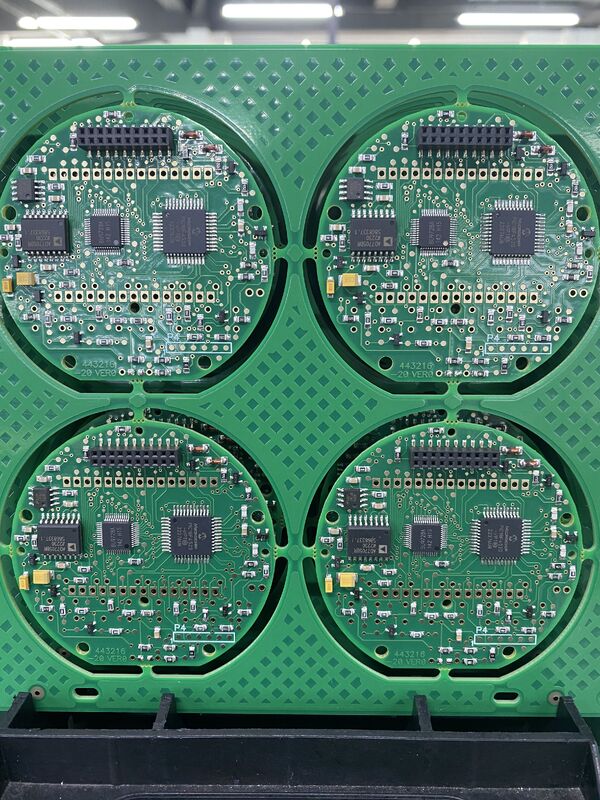 Copper 4OZ Industrial PCB Assembly Personalizado Sí Soluciones para aplicaciones electrónicas complejas y placas de circuito duraderas