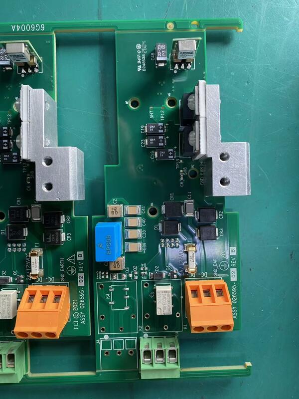 Fabricación de placas de circuito rígido de 0,8 mm a 2,0 mm de grosor con contorno de PCB cuadrado diseñado para la fabricación electrónica